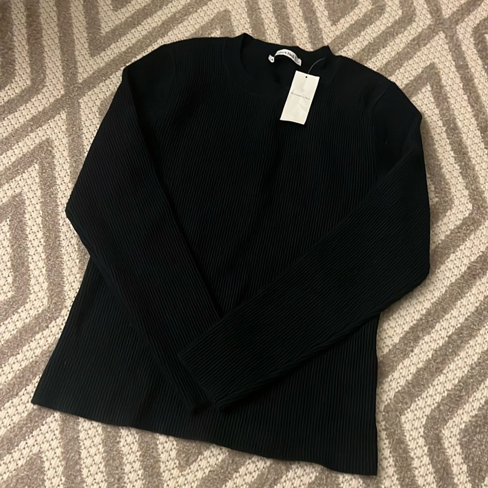 NWT Abercrombie & Fitch black ribbed long sleeve
